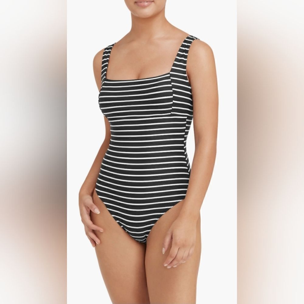 Sea Level Swim Stripe Underwire One-Piece Swimsuit NWT size US 6 black and white